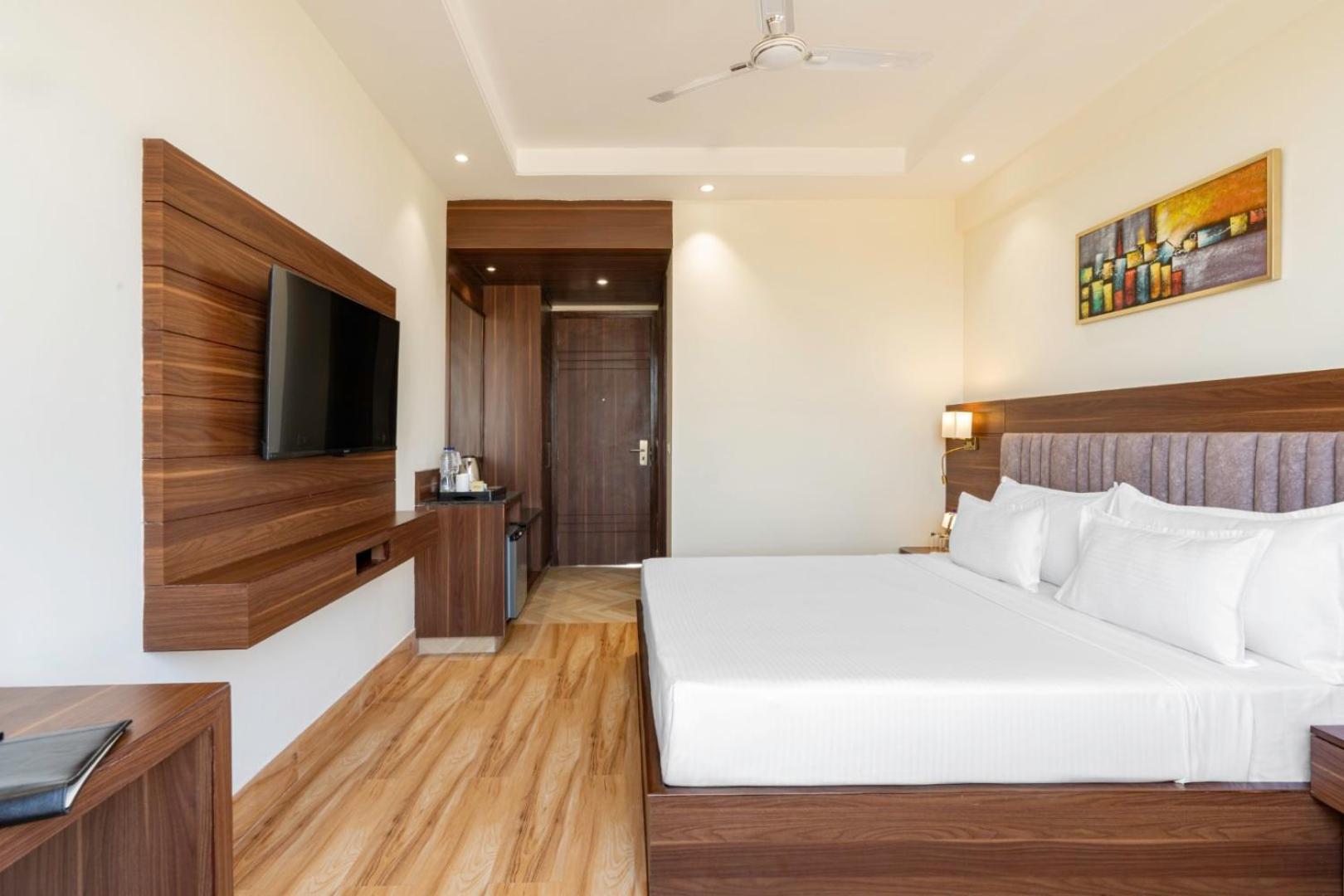 Clarks Inn Suites Agra Near Tajmahal エクステリア 写真