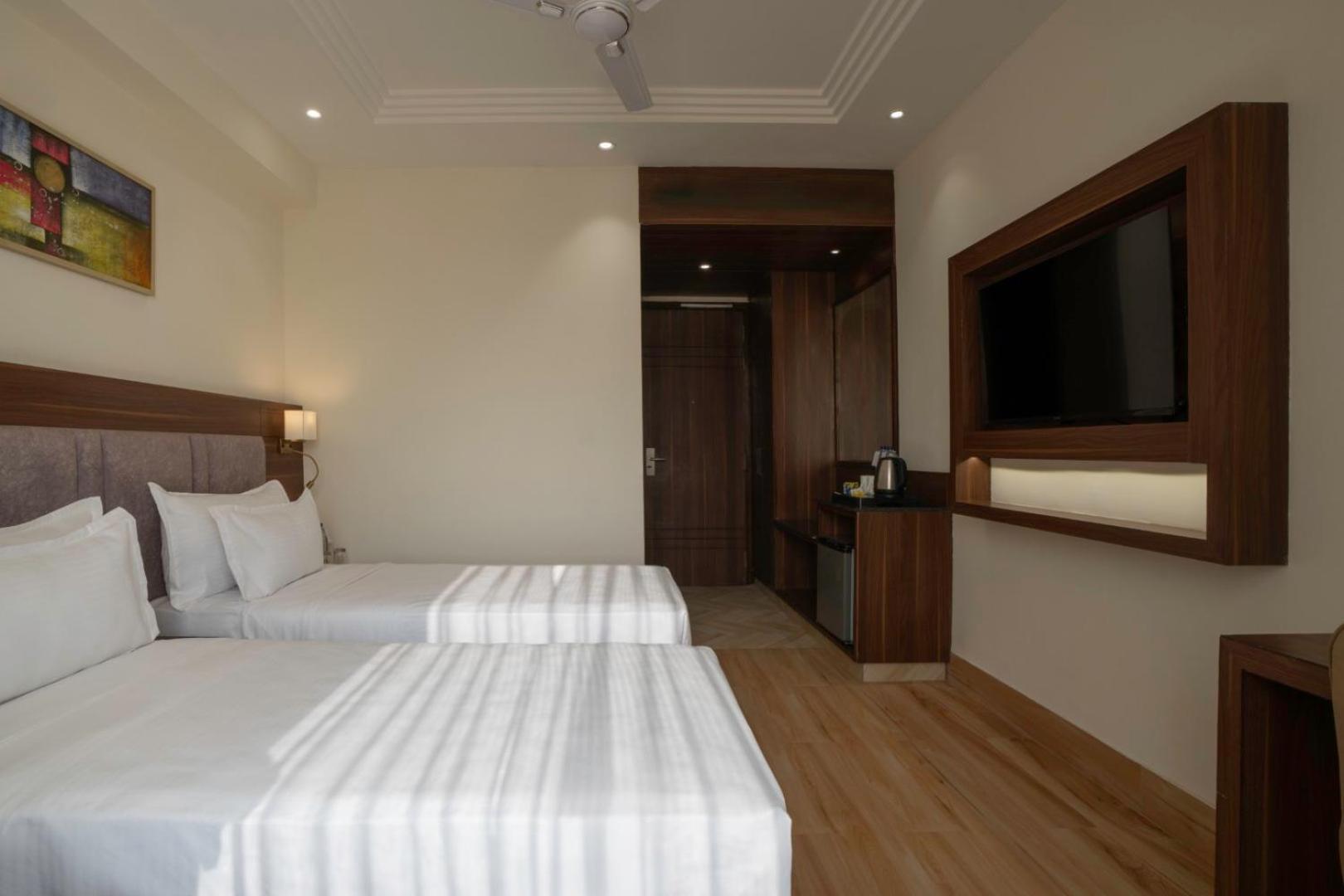 Clarks Inn Suites Agra Near Tajmahal エクステリア 写真