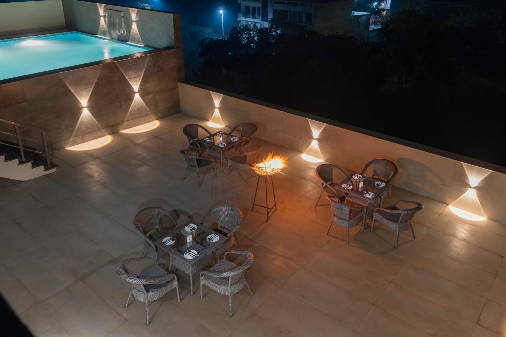 Clarks Inn Suites Agra Near Tajmahal エクステリア 写真